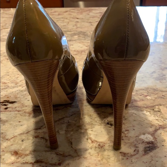 Women’s Pelle Moda platform heels - Picture 4 of 8